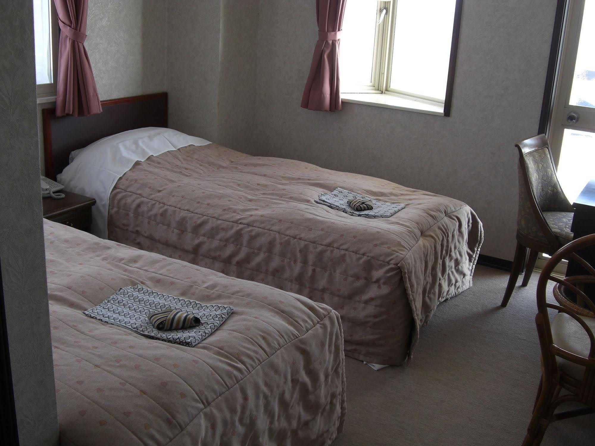 Akakura Yours Inn Мьоко Екстер'єр фото